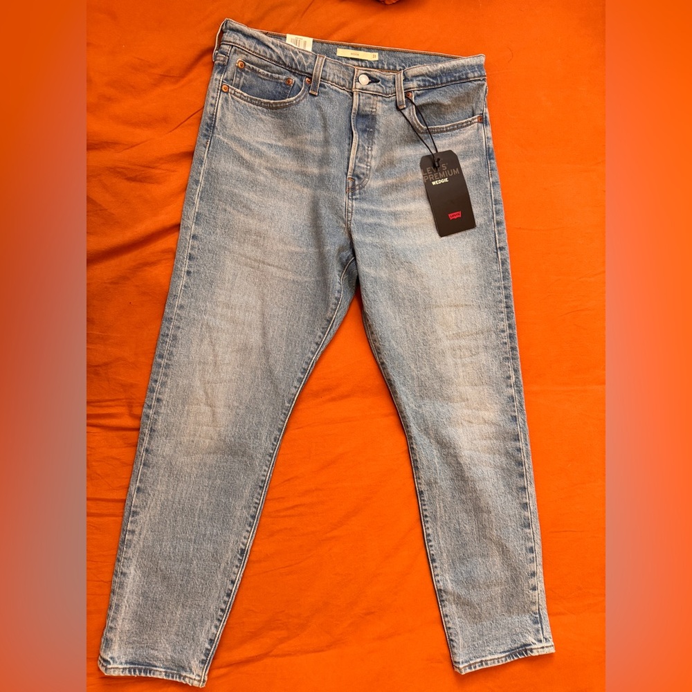 NWT Women’s Levi's Premium Wedgie Jeans